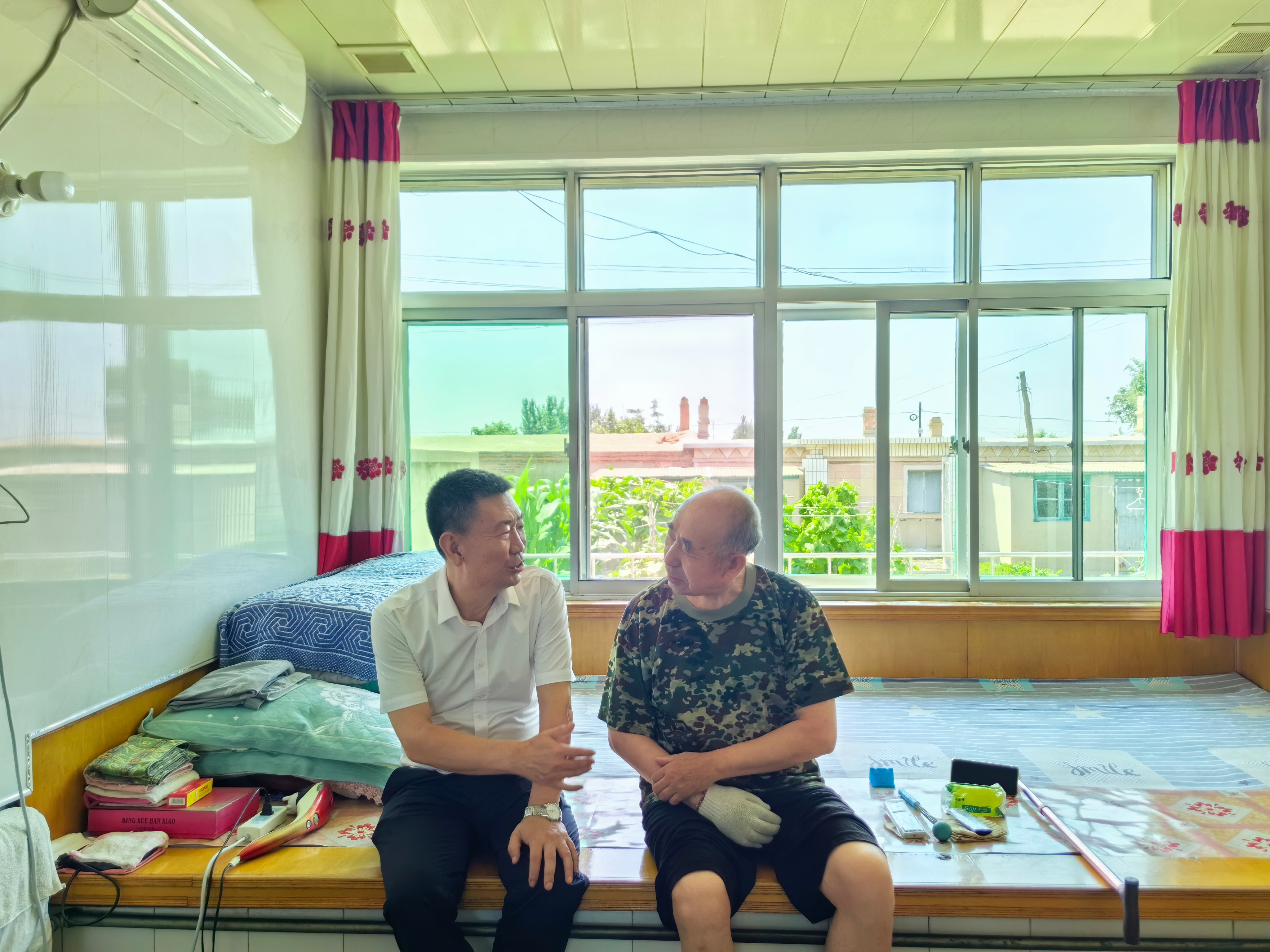 检察关怀送温暖 七一慰问颂党恩 ——开发区检察院走访慰问老党员